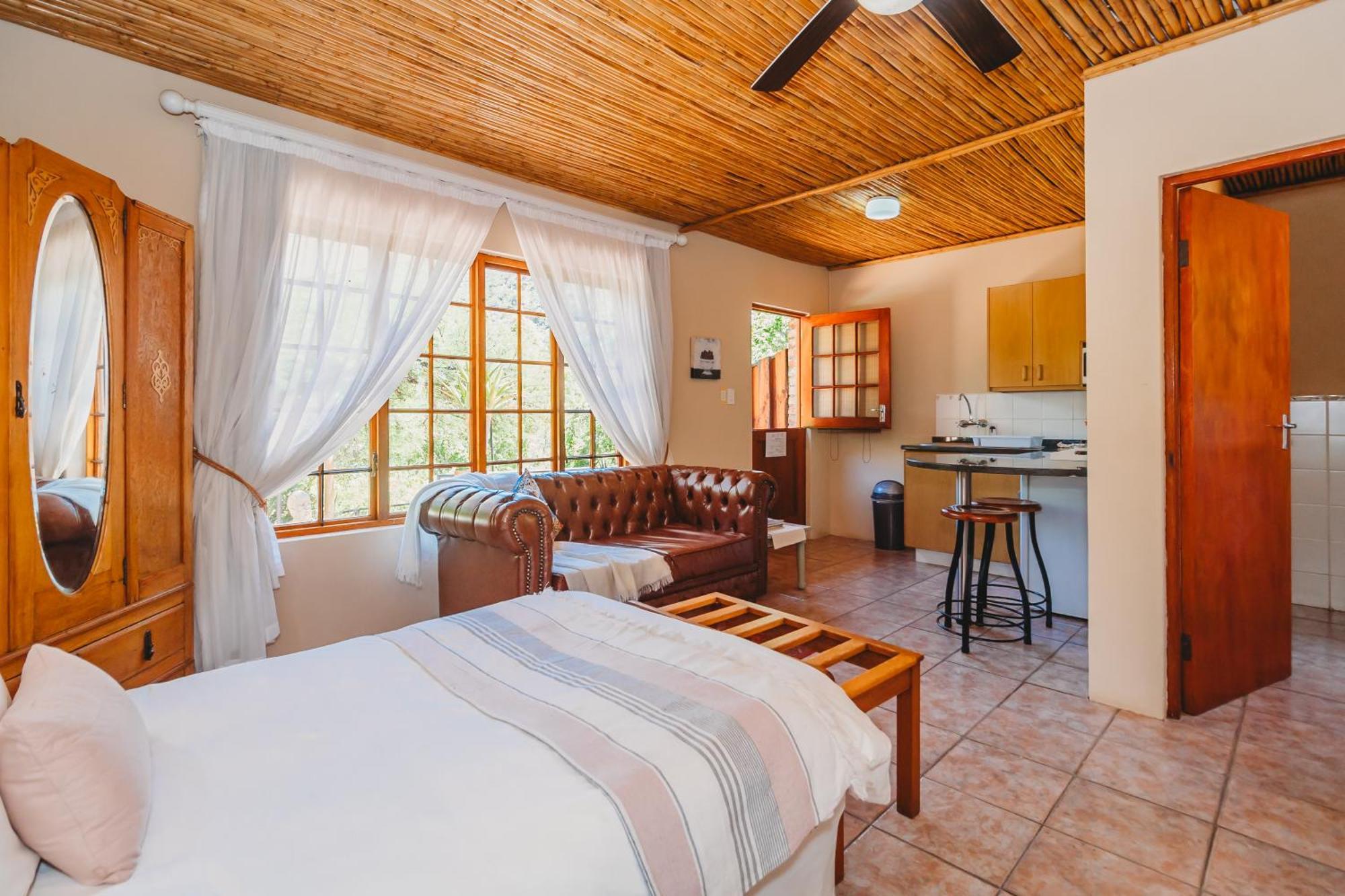De Poort Country Lodge Oudtshoorn Buitenkant foto