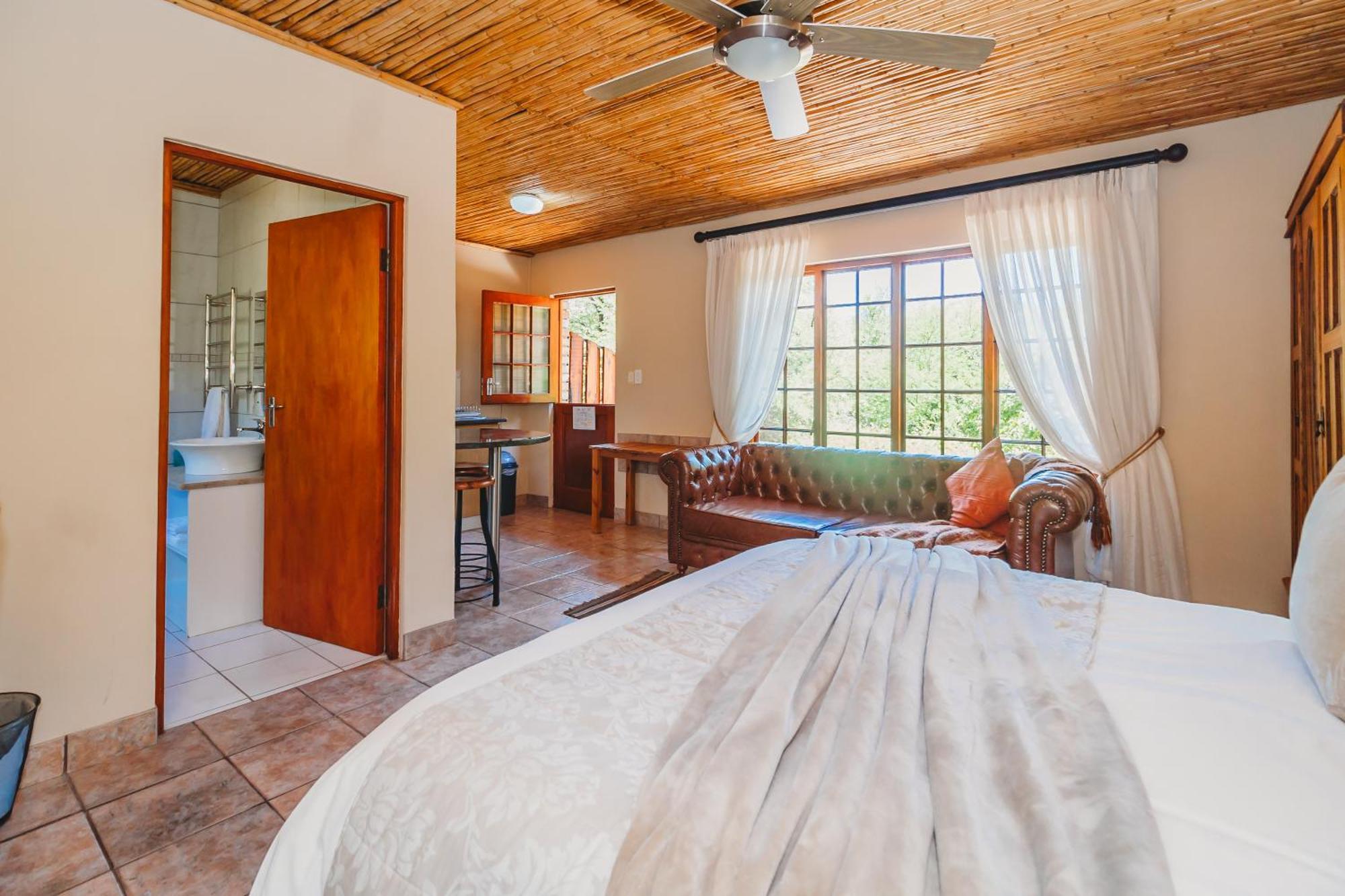 De Poort Country Lodge Oudtshoorn Kamer foto