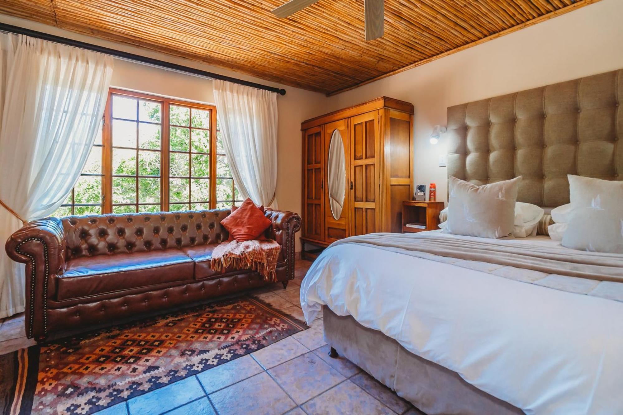 De Poort Country Lodge Oudtshoorn Buitenkant foto
