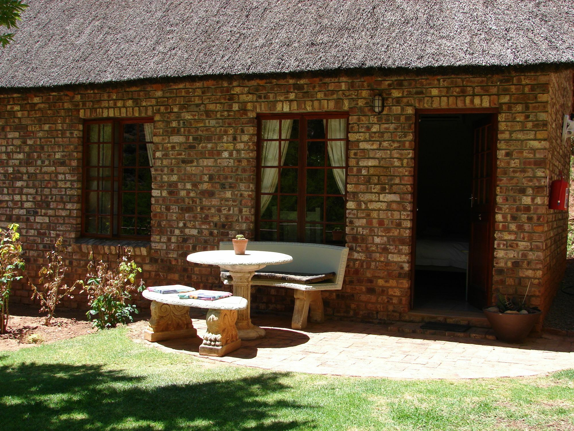 De Poort Country Lodge Oudtshoorn Buitenkant foto