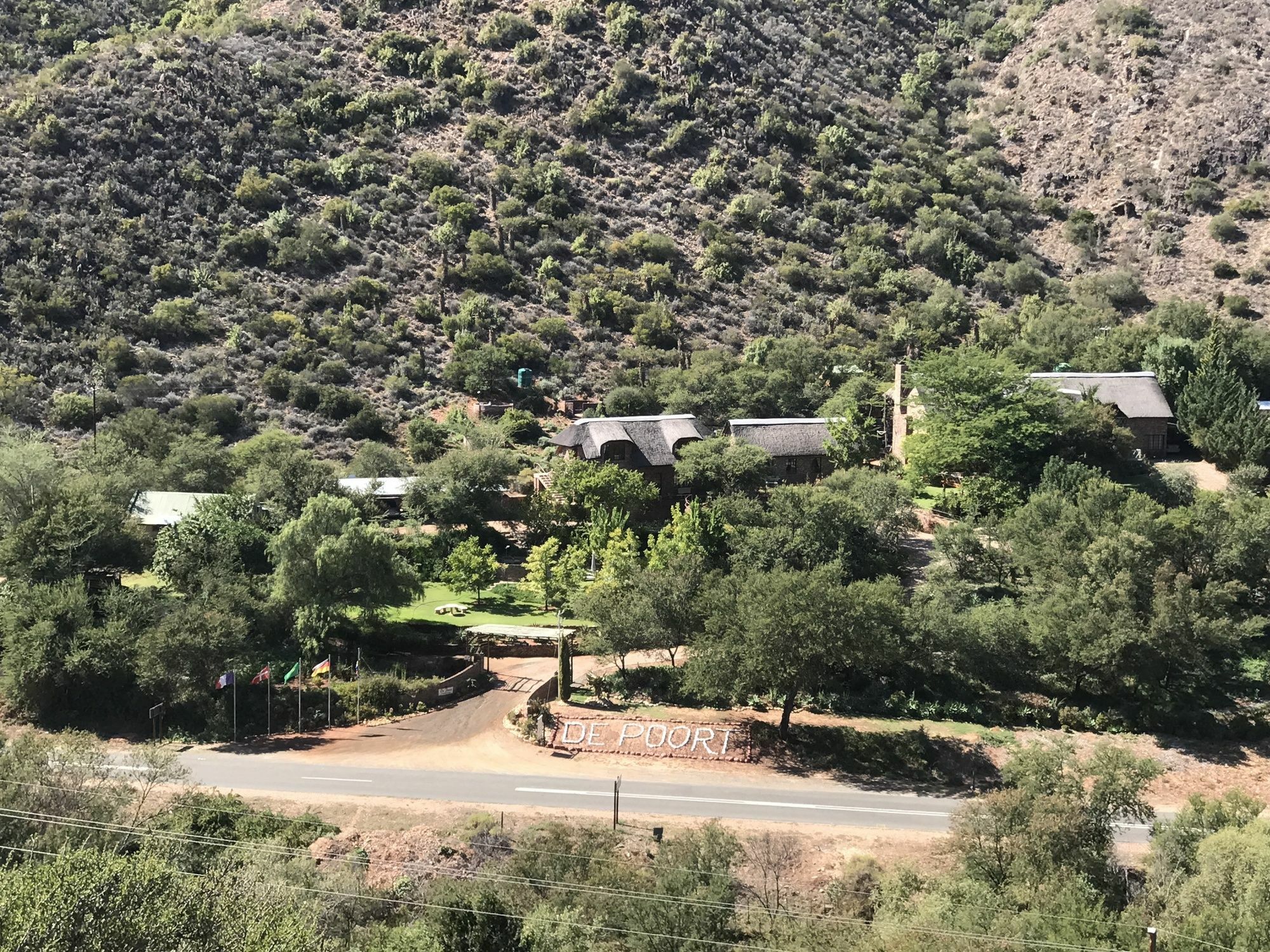 De Poort Country Lodge Oudtshoorn Buitenkant foto