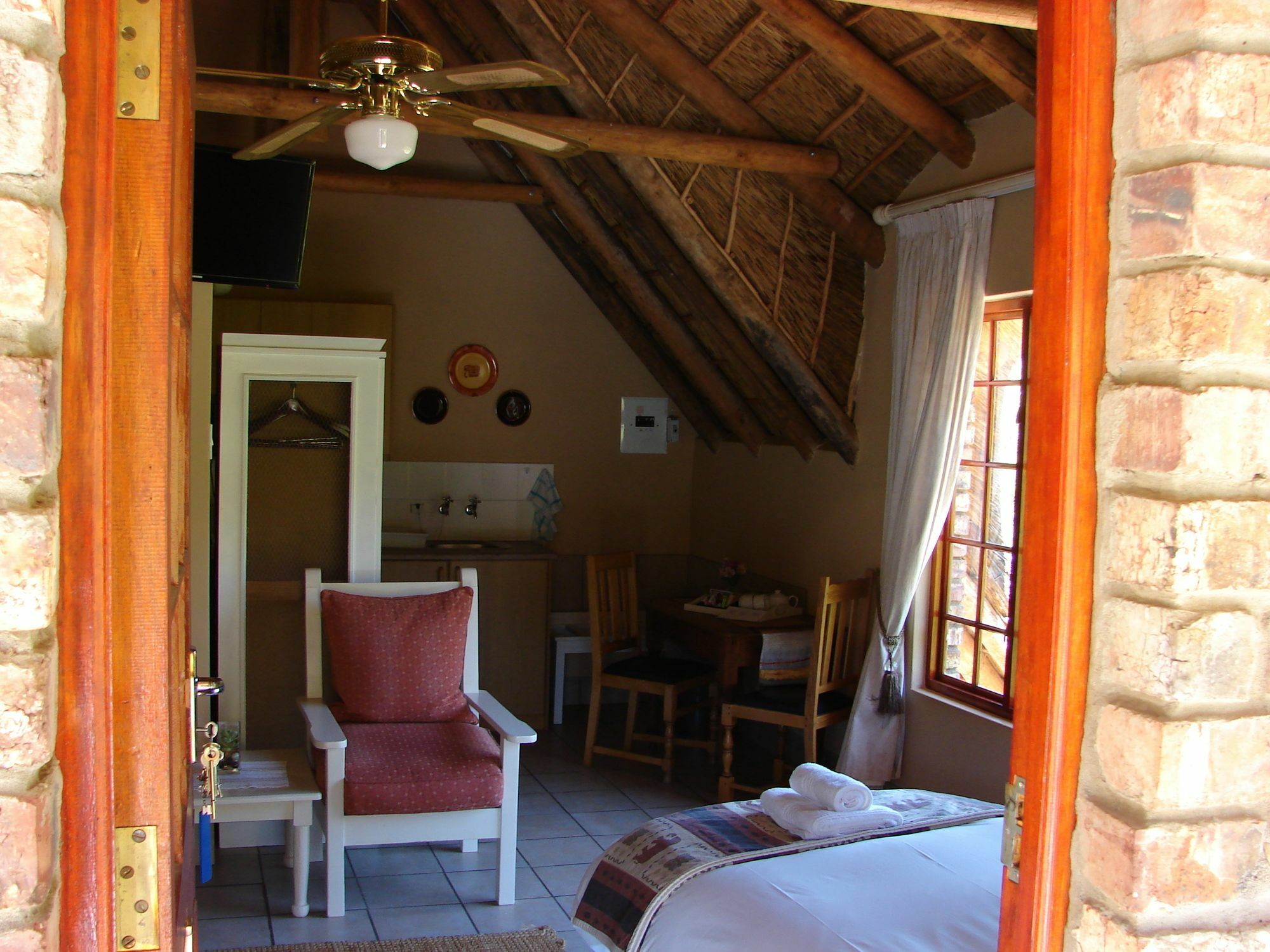 De Poort Country Lodge Oudtshoorn Buitenkant foto