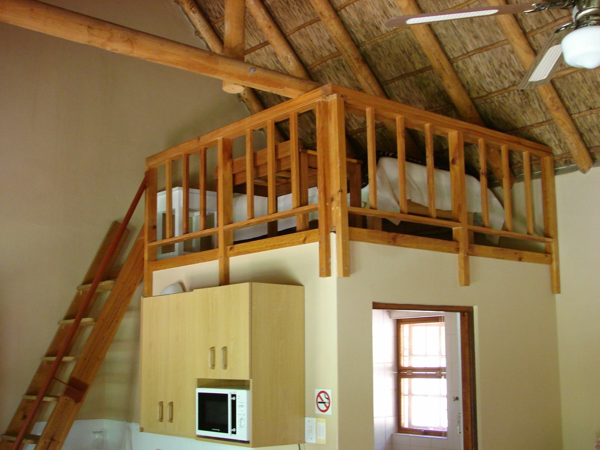 De Poort Country Lodge Oudtshoorn Buitenkant foto