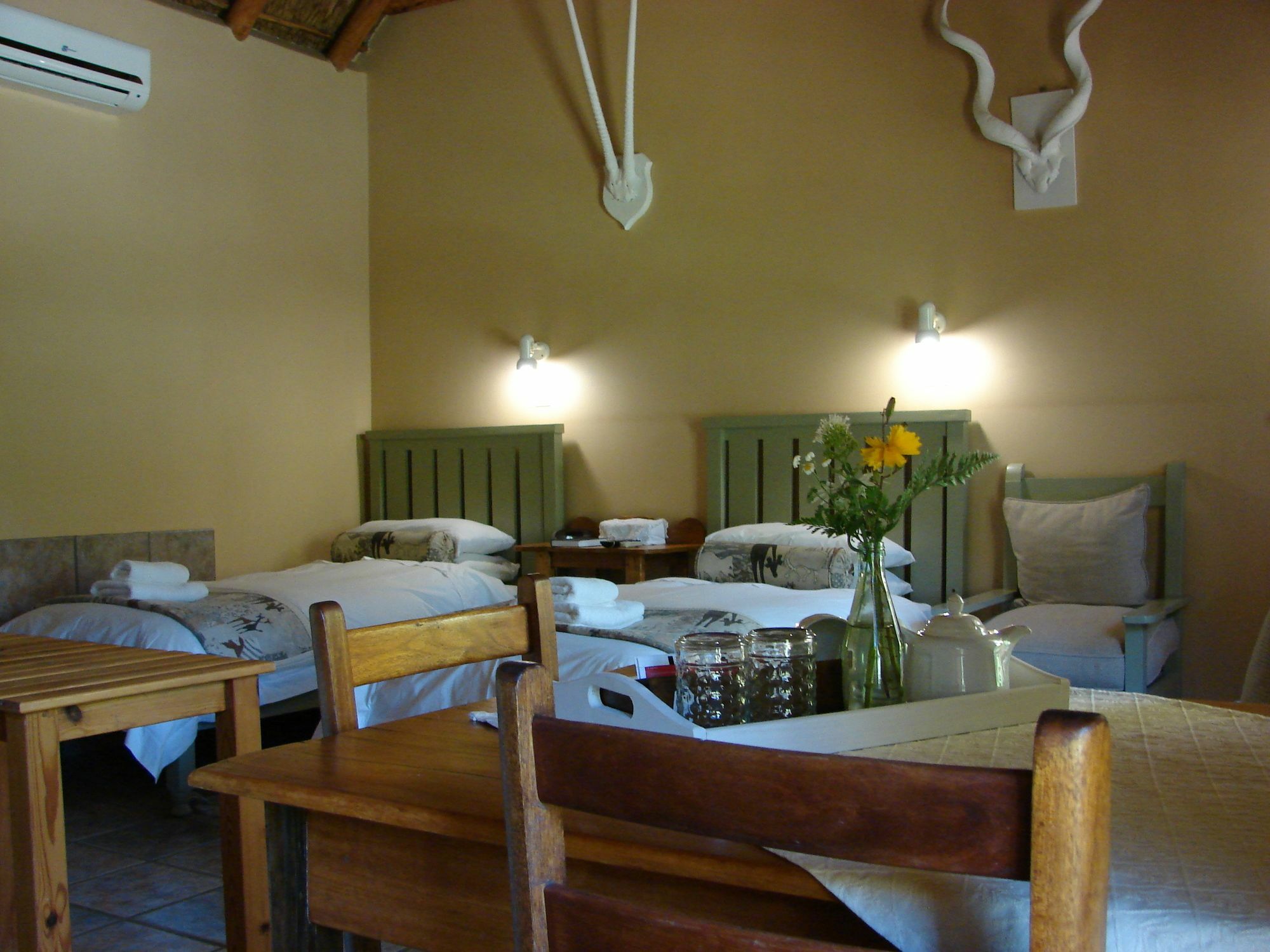 De Poort Country Lodge Oudtshoorn Buitenkant foto