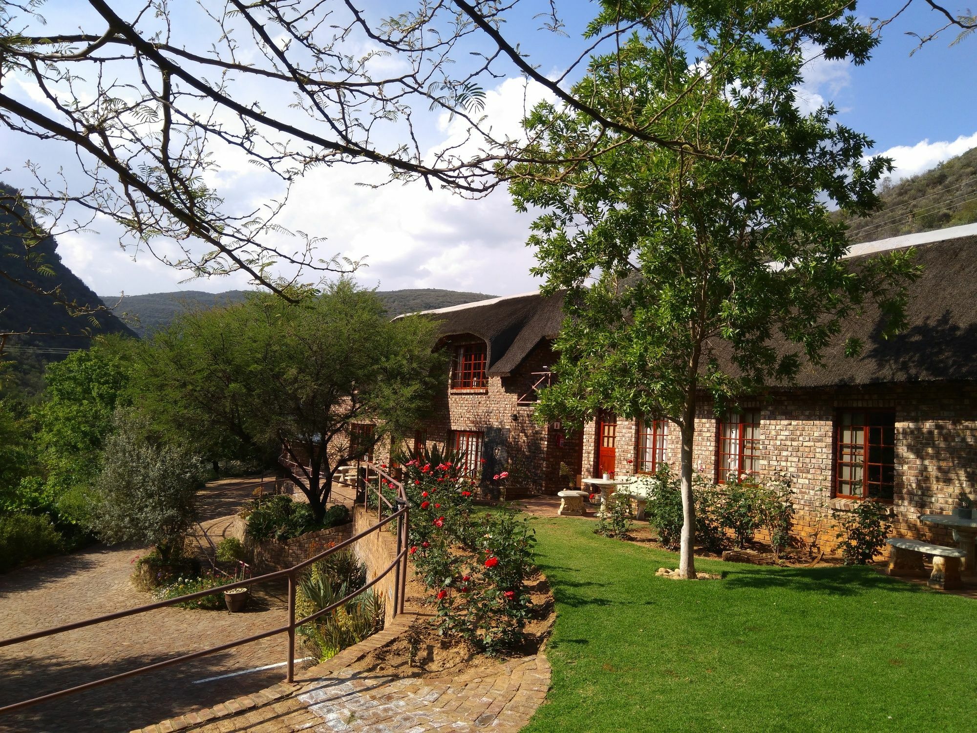De Poort Country Lodge Oudtshoorn Buitenkant foto